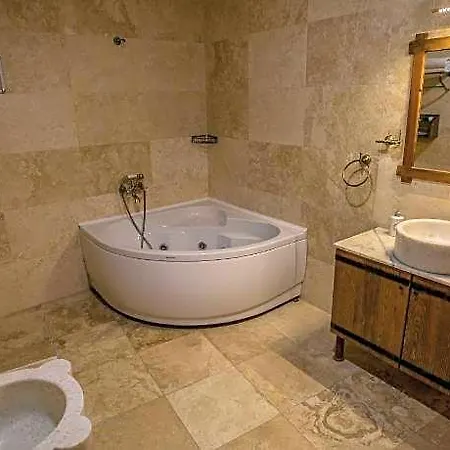 فندق Reva 3*